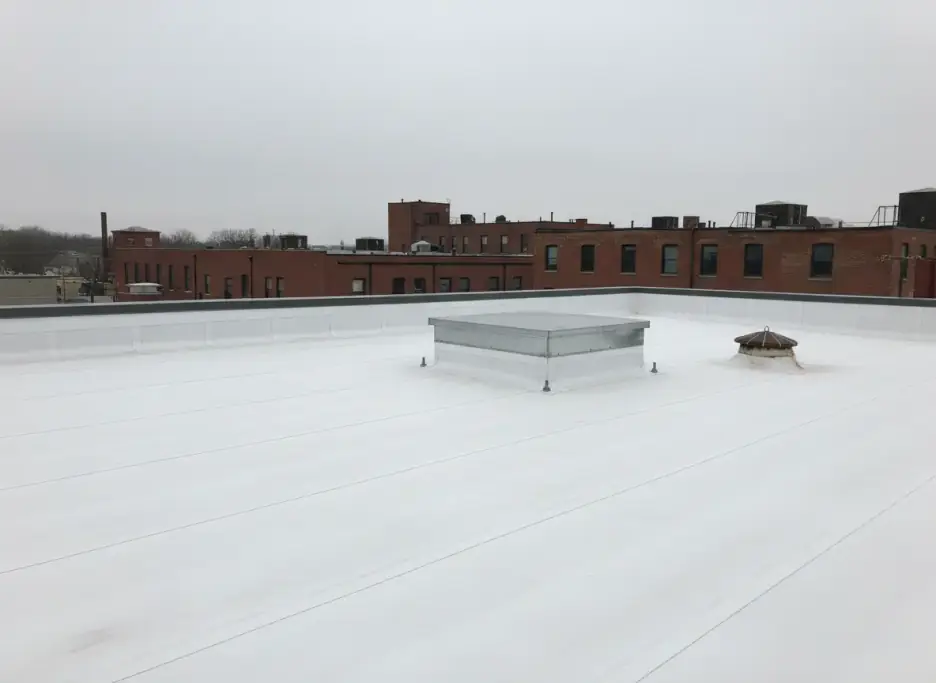 Commercial roof repair and replacement